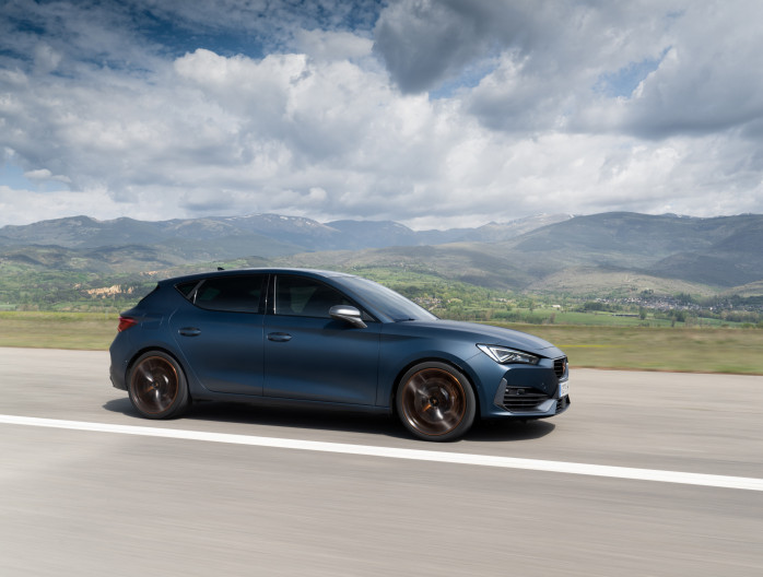 CUPRA Leon : une gamme complète de motorisations hautes performances dont des hybrides pour la reine des Leon