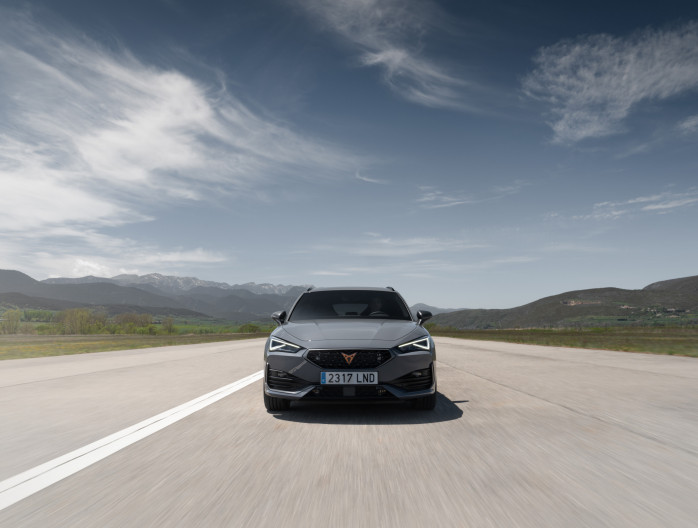 CUPRA Leon : une gamme complète de motorisations hautes performances dont des hybrides pour la reine des Leon