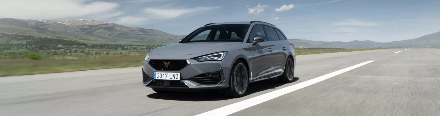 CUPRA Leon : une gamme complète de motorisations hautes performances dont des hybrides pour la reine des Leon 